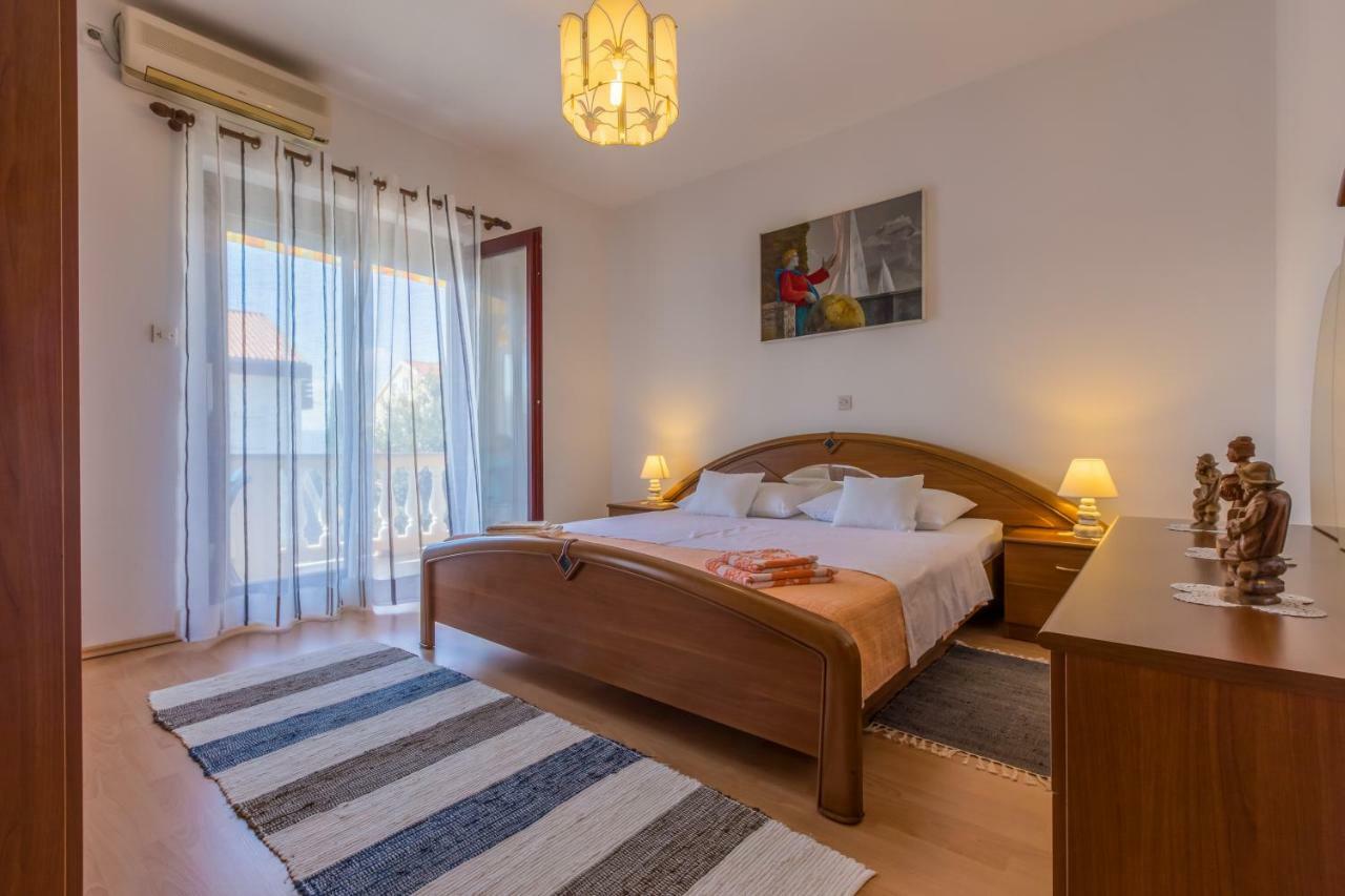Apartman Laura 塞尔瑟 外观 照片